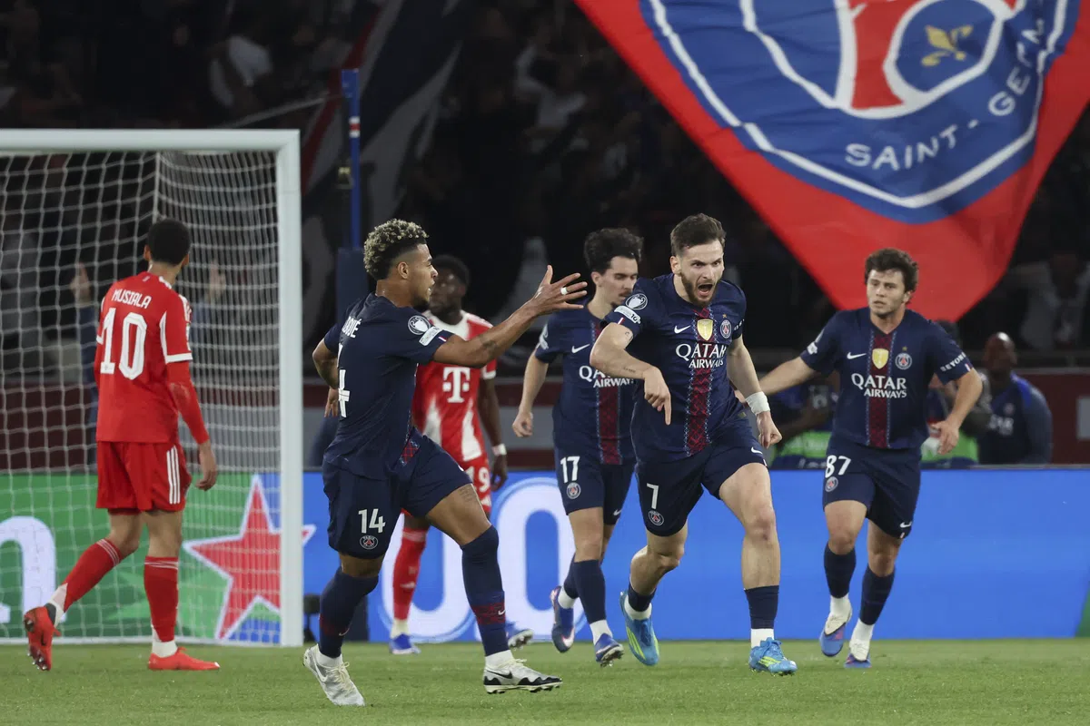 Flitsend PSG verslaat Bayern in doelpuntrijk voetbalfeest