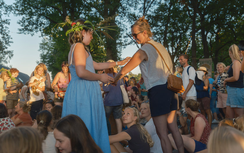 Bij Graceland Festival krijgen rituelen alle ruimte: van dopen tot dansen. ‘Het helpt me om te aarden’