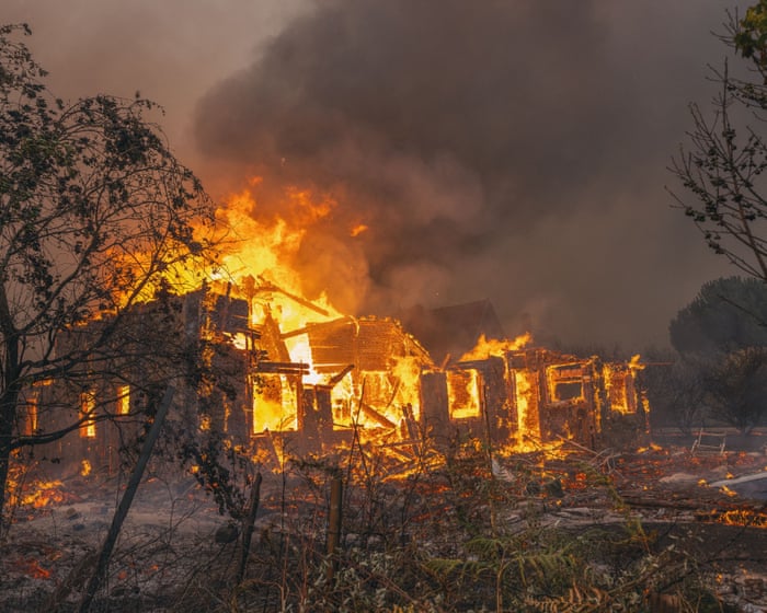 Pedro Sánchez says Spain is suffering effects of climate crisis as firefighters battle wildfires in France