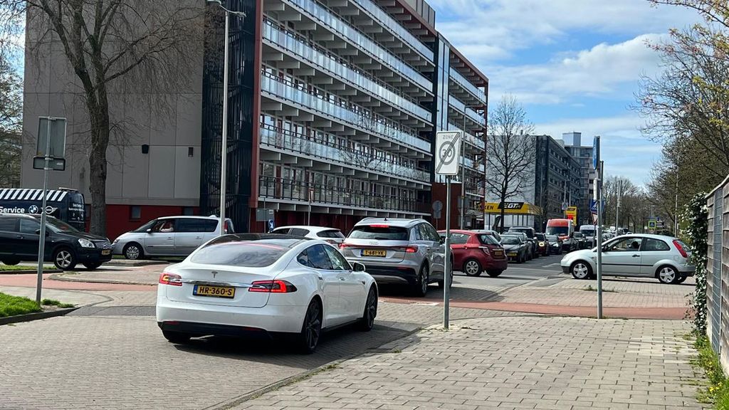 Opnieuw drukte door afgesloten A2, weggebruikers negeren omleiding