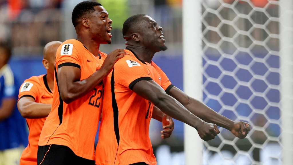 Met Brobbey in de spits vliegt Oranje voorbij Zweden op WK: 5-1
