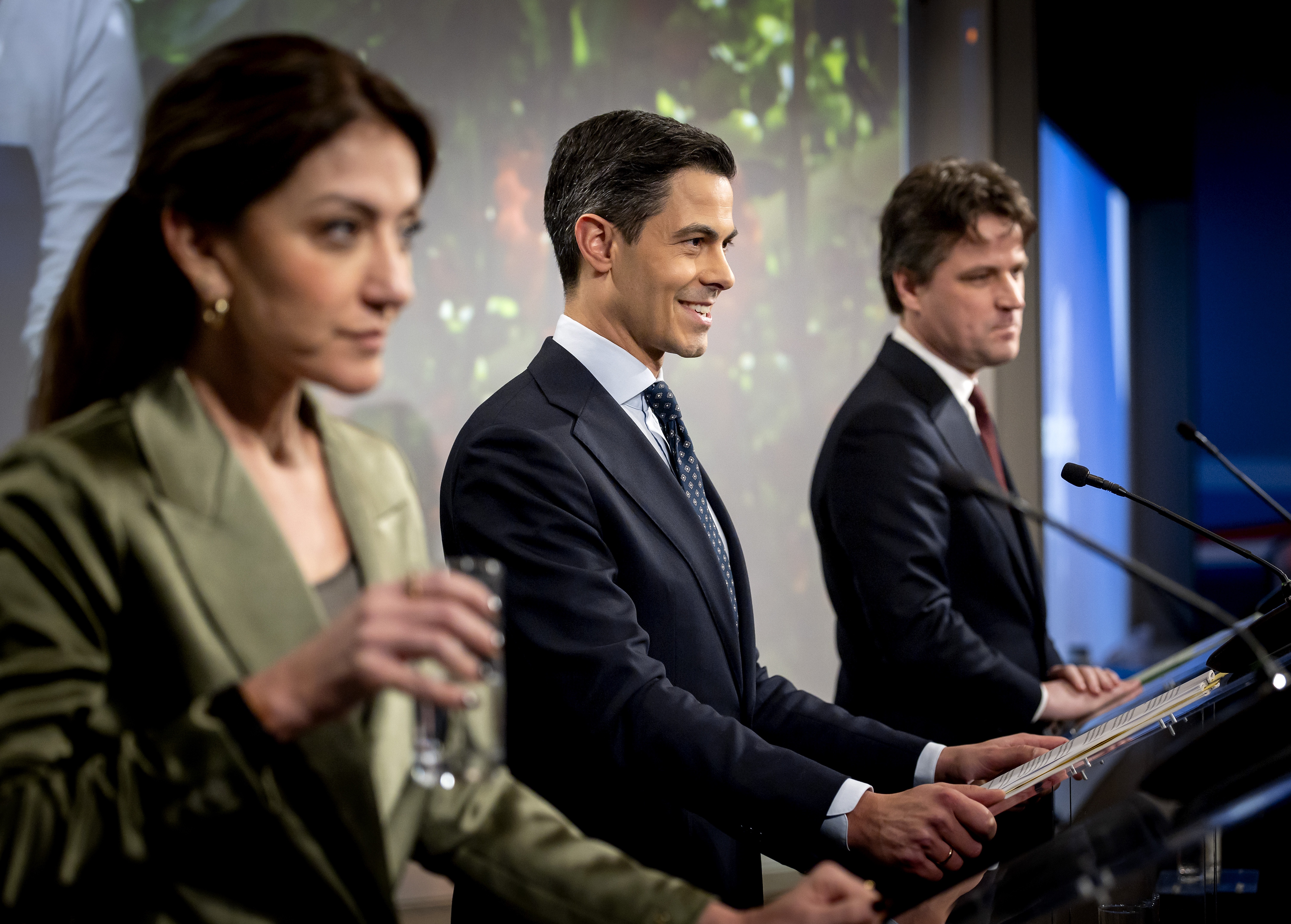 Verdienen politici te weinig? Voorstel voor flinke salarisverhoging, tot 18 procent