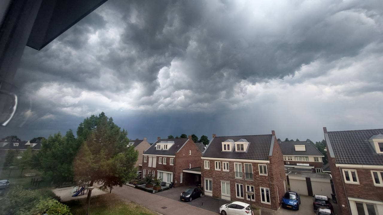 Pittige onweersbuien met hagel en windstoten op komst