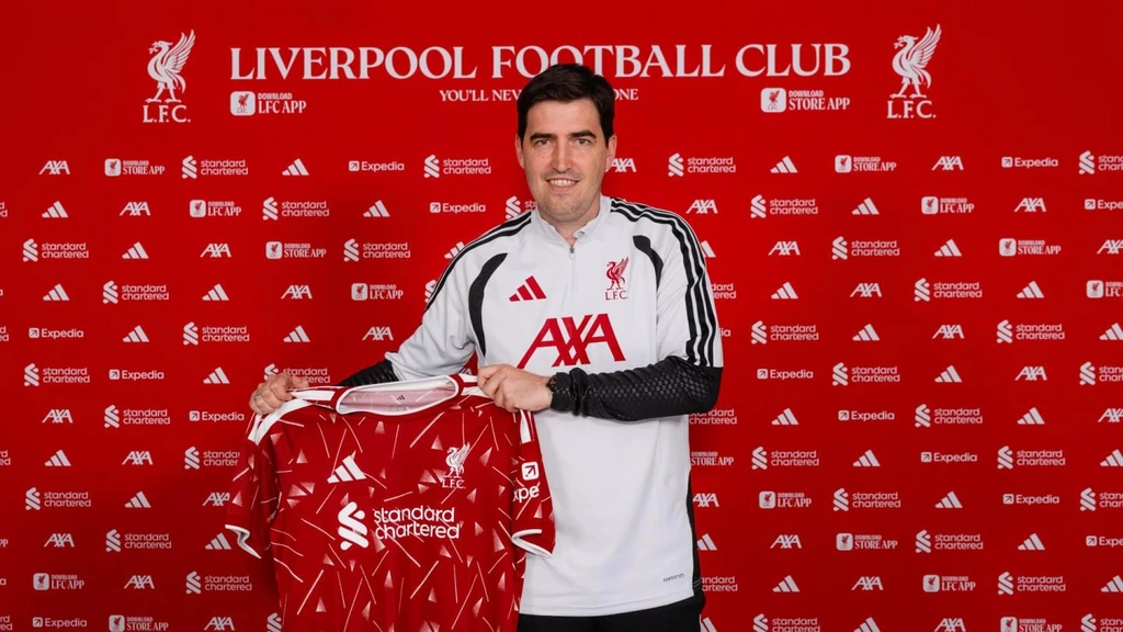 Liverpool presenteert met Spanjaard Iraola opvolger van Slot
