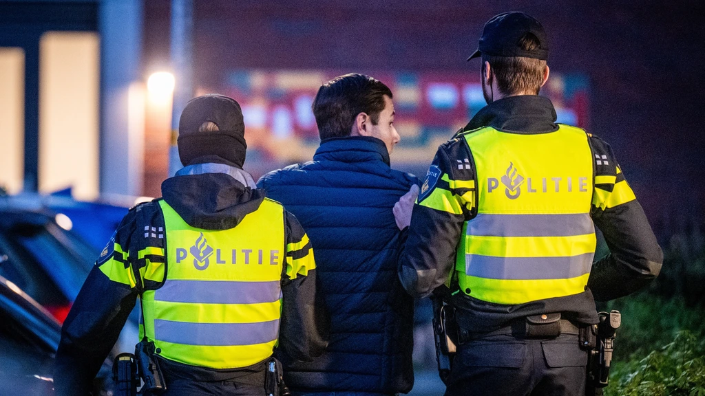 Agent gewond geraakt bij protest tegen asielopvang in Loosdrecht