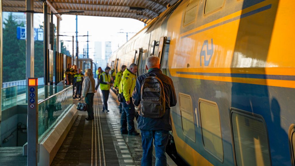 NS-actie Voorburg levert 59 boetes op, ook aanhouding voor openstaande celstraf