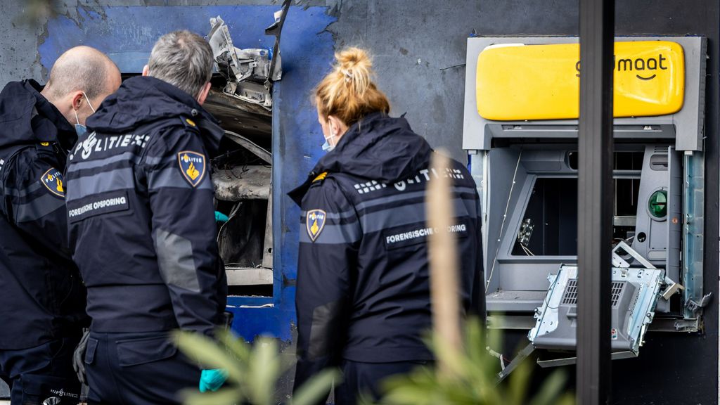 Geldautomaten deels of soms geheel dicht door serie plofkraken