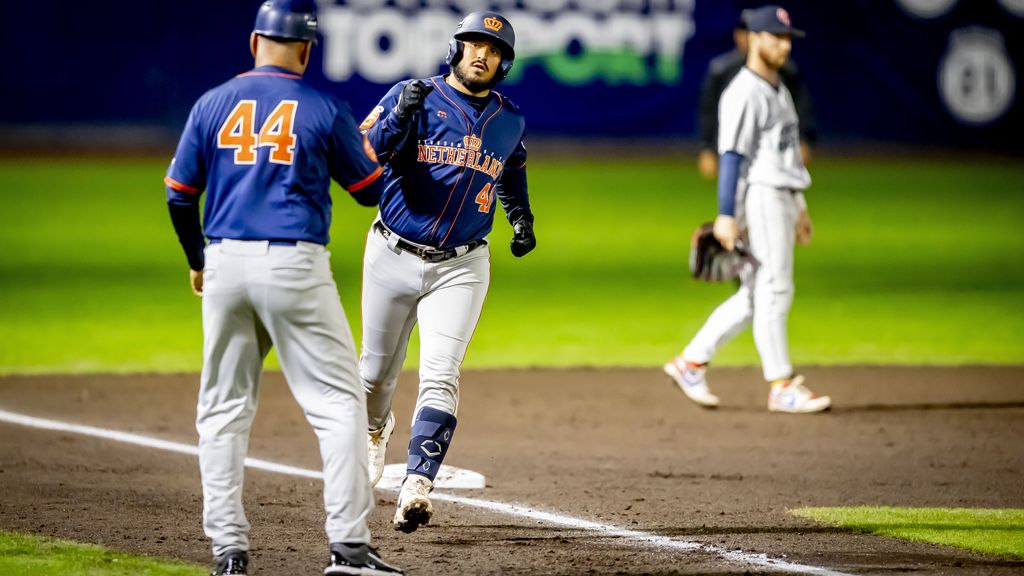 Homeruns bezorgen Nederlandse honkballers voortvarende start op EK