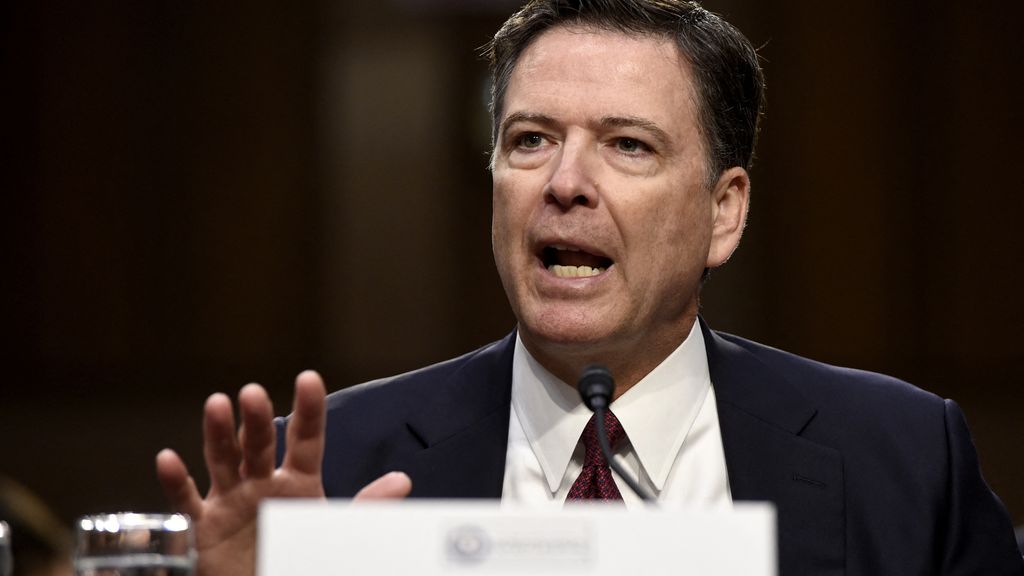 Voormalig FBI-directeur Comey strafrechtelijk vervolgd na druk van Trump