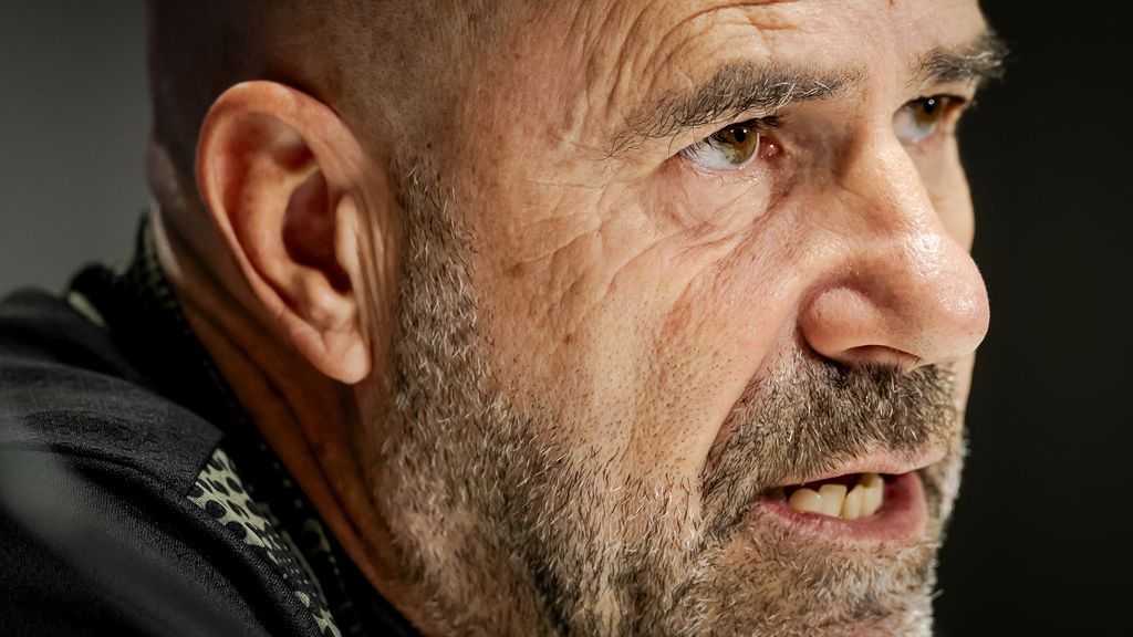 Bosz moet met naderende landstitel even 'weer duwen en trekken' bij PSV