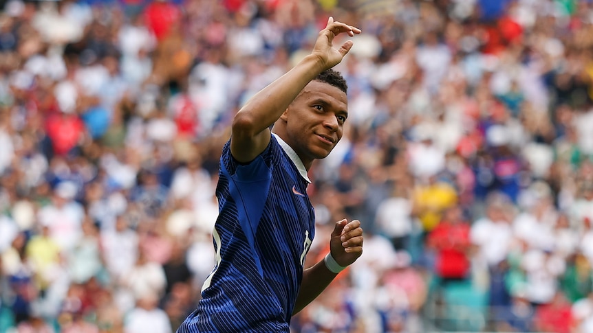 Live: France threaten miracle comeback in goalfest against England