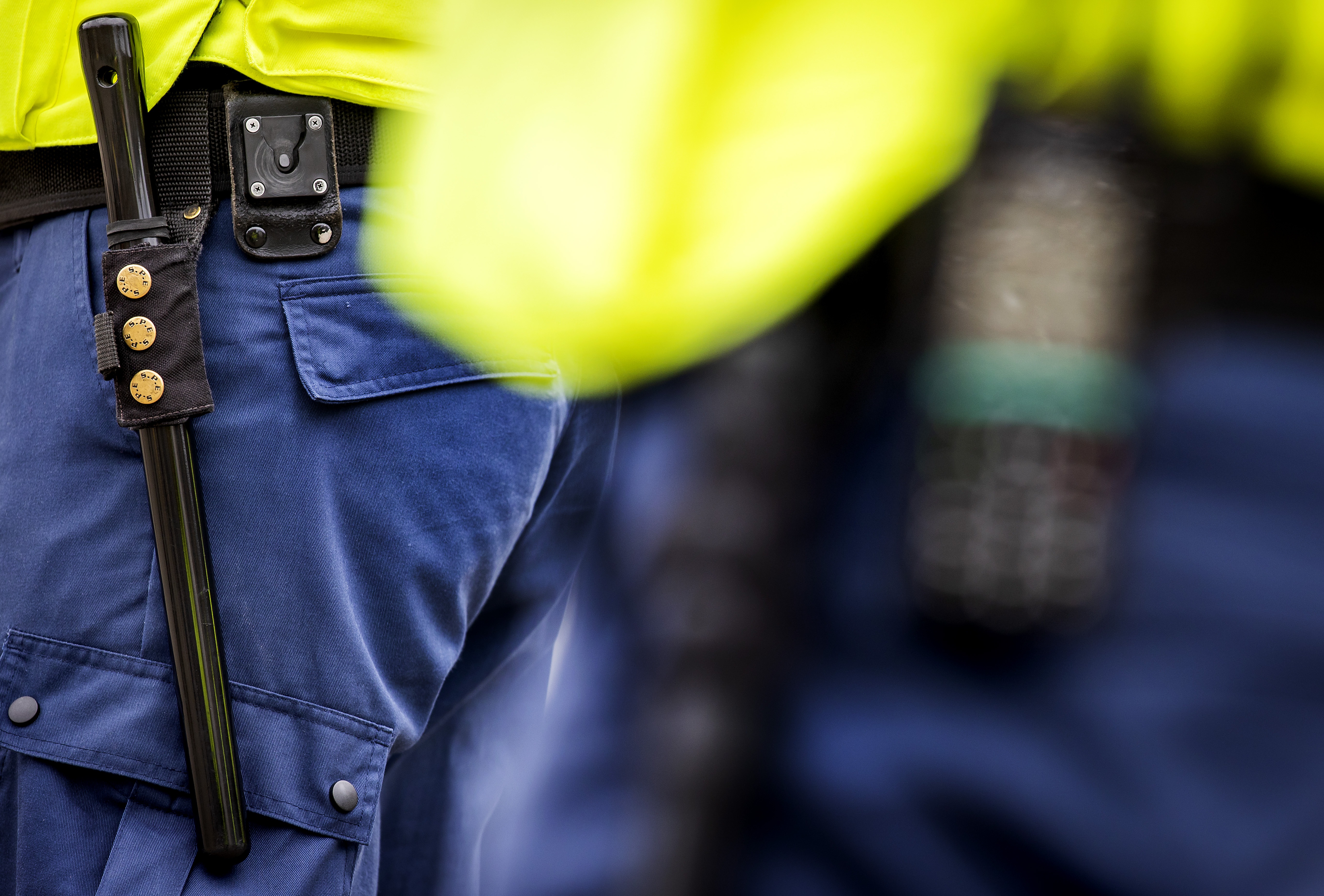 Boa’s in de trein krijgen wapenstok, hoofdconducteurs een bodycam