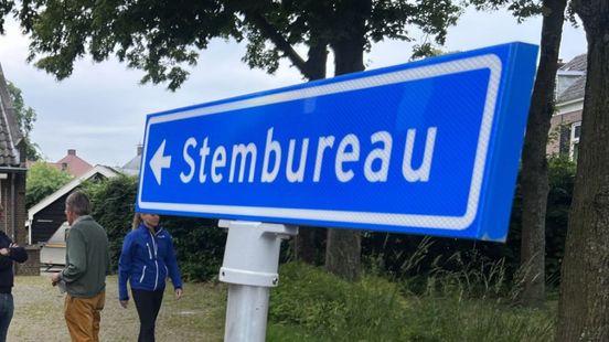 Echtpaar geweigerd in stemhokje: ‘Dan is het toch geen democratie meer?’