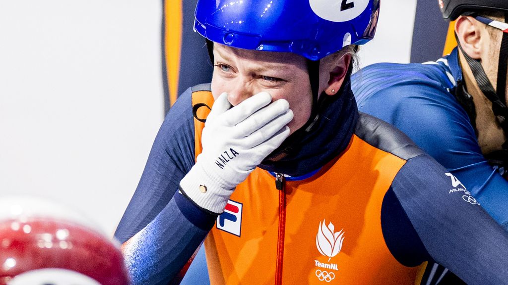 Geen medaille bij shorttrack, maar valpartij en tranen: 'Zijn het sterkste team'