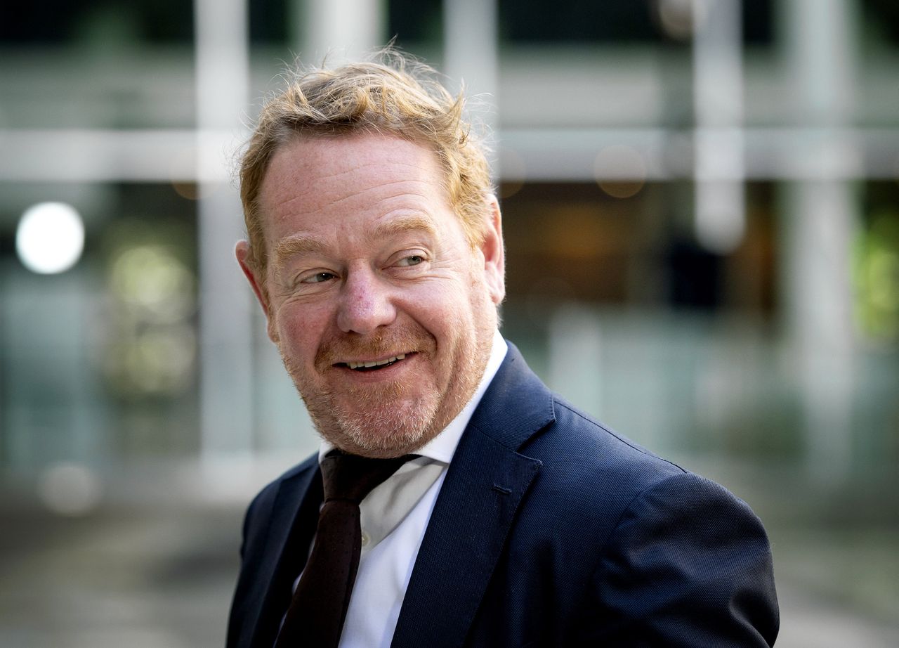 Algemene Rekenkamer: Van Weel zette Tweede Kamer op ‘verkeerde been’ over 10.000 onbehandelde aangiften