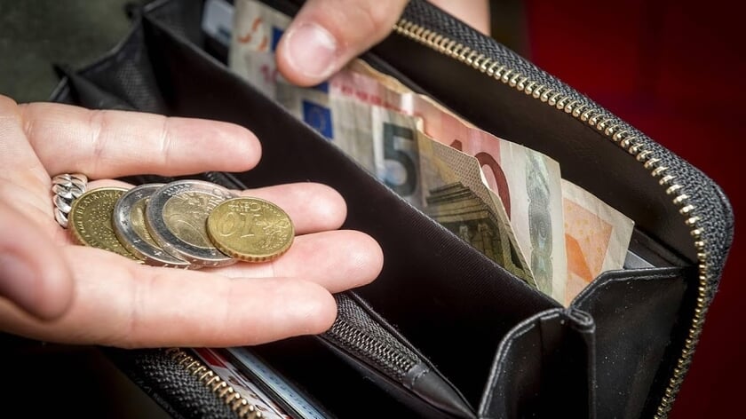 Aantal mensen met minimumloonbaan licht gedaald in 2025