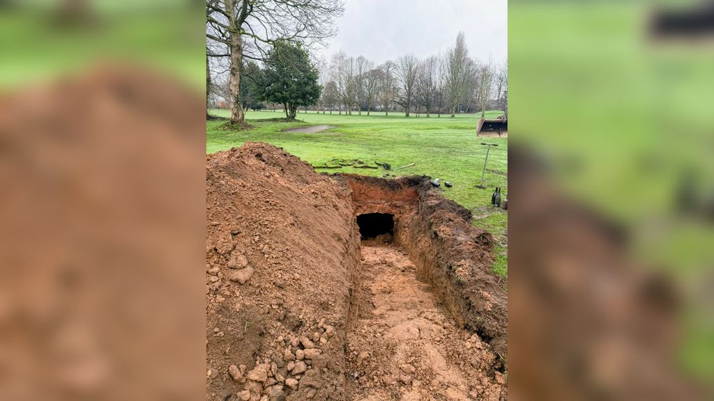 Eeuwenoude wijnkelder ontdekt onder golfbaan bij Manchester door zinkgat