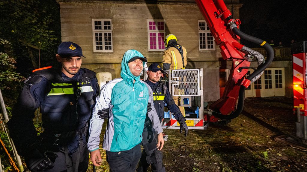Politie ontruimt gekraakte villa van 'Krottenkoning' in Wassenaar