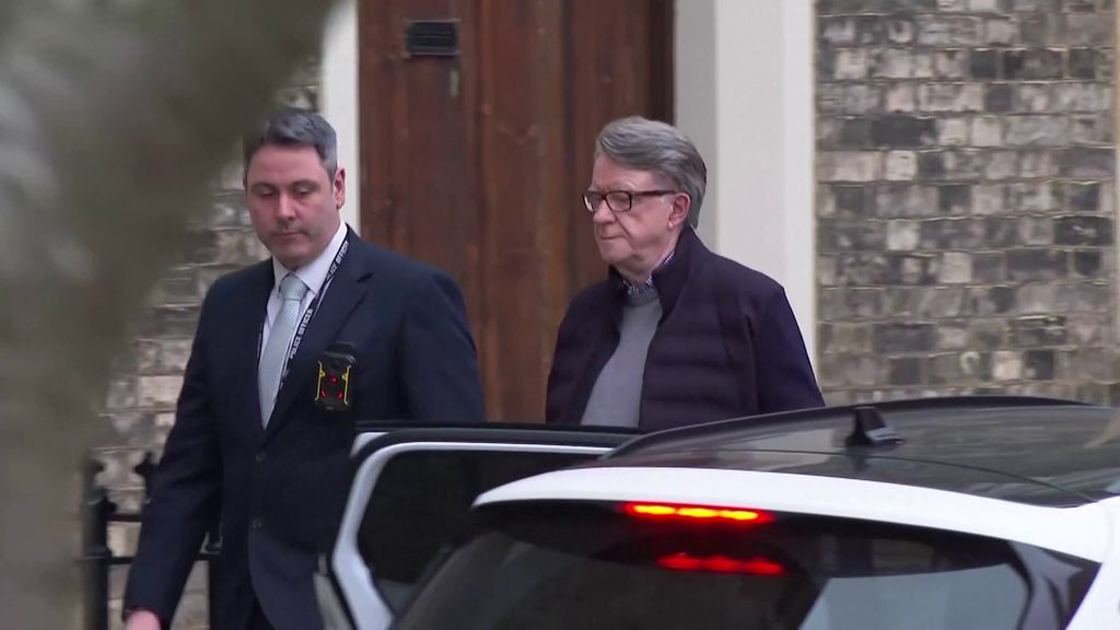 Na ex-prins Andrew ook Britse politicus Mandelson opgepakt in Epstein-zaak