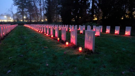 Toch lichtjes met Kerst voor alle oorlogsgraven bij Rusthof in Amersfoort