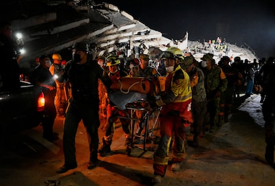 Jongen (11) na dagen levend onder puin gehaald in Venezuela, 50.000 mensen nog vermist