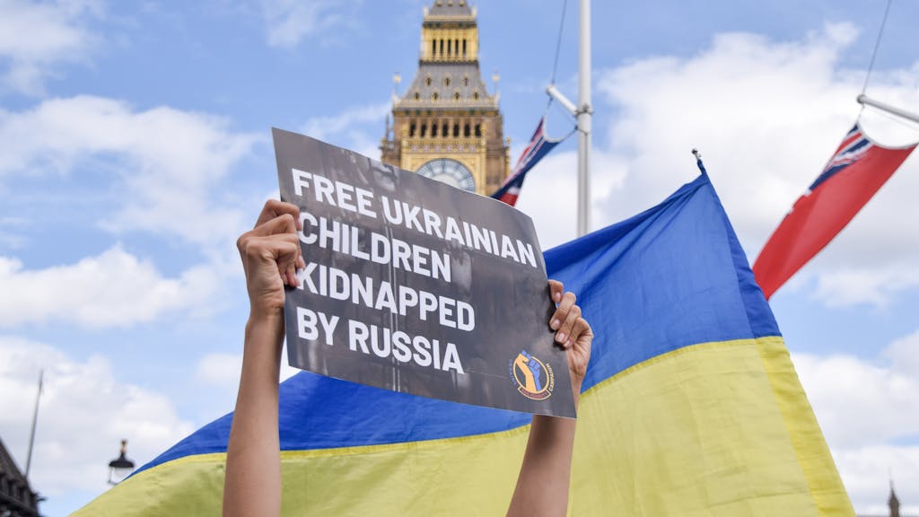 EU scherpen sancties aan voor Rusland voor ontvoering Oekraïense kinderen