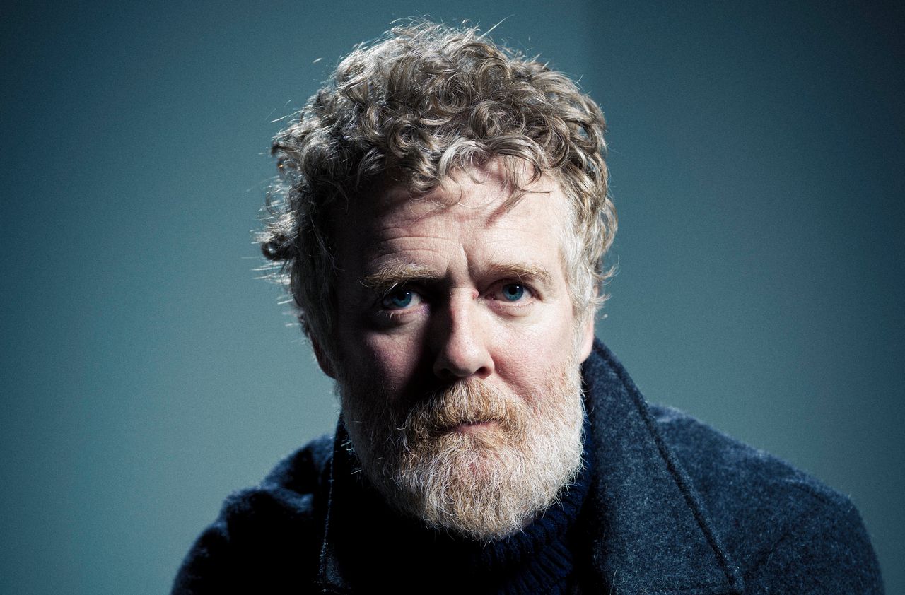 De kop van een Griekse god en het speelplezier van de Ierse busker: als je Glen Hansard (56) live gezien had, was je verkocht