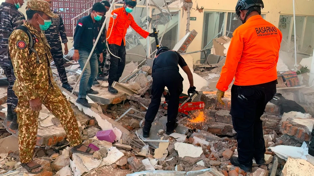 Zeker twintig doden na aardbeving met kracht van 7,7 voor kust van Indonesië