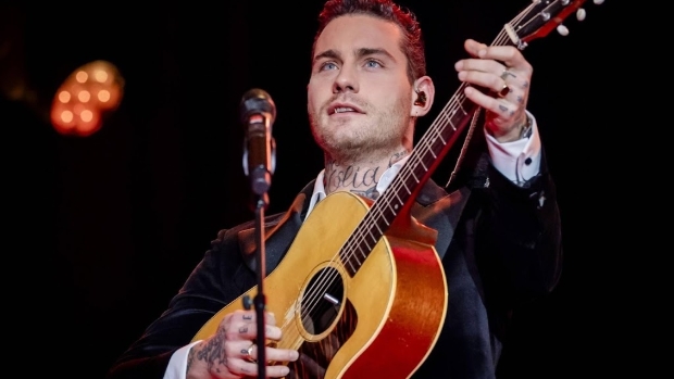 Tien maanden cel voor bedreigen Douwe Bob en drugsbezit