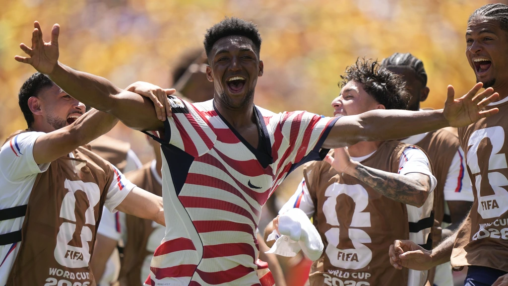 Verenigde Staten na eenvoudige zege op Australië door naar knock-outfase WK