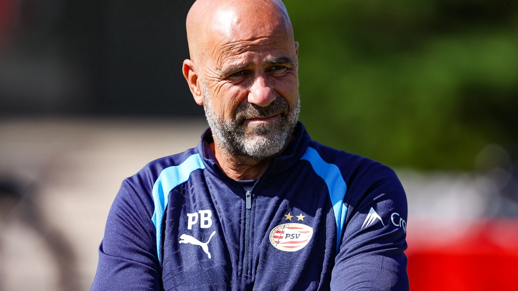 Bosz geïrriteerd door reeks vragen over Oranje, maar gooit bondscoachdeur niet dicht