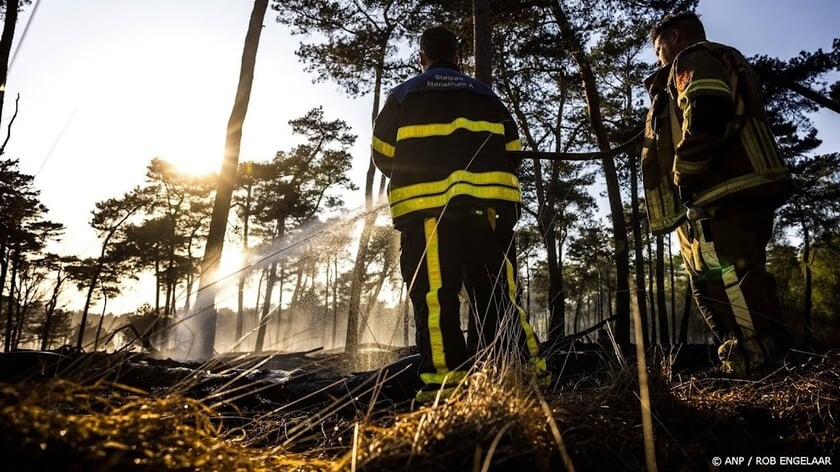 Grote natuurbrand in Limburgse Helden