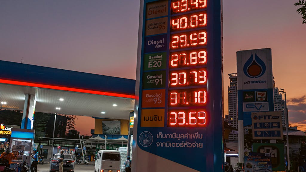 Olieprijs jaagt inflatie aan: ‘Zou mij verbazen als we onder de 3 procent blijven’