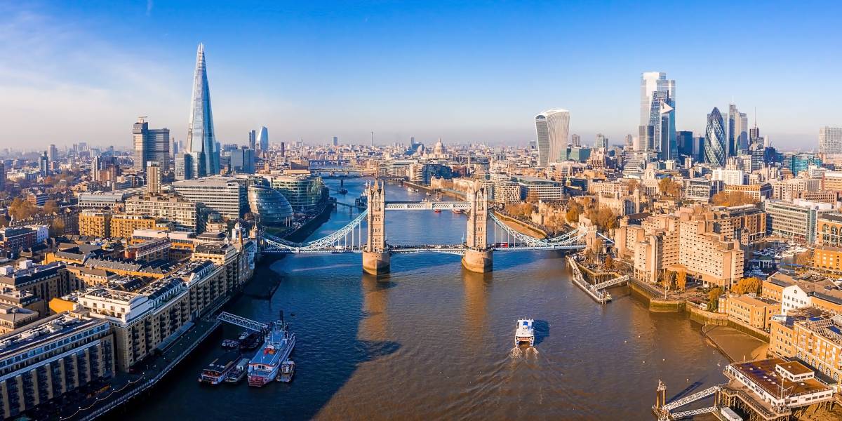 Massaal extreemrechts protest in Londen leidt tot confrontaties met politie