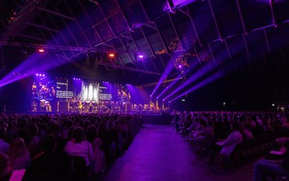 Samenzang met Sefa in Utrechtse Jaarbeurs; „Uitkijken dat ik niet te veel door de muziek word meegenomen”
