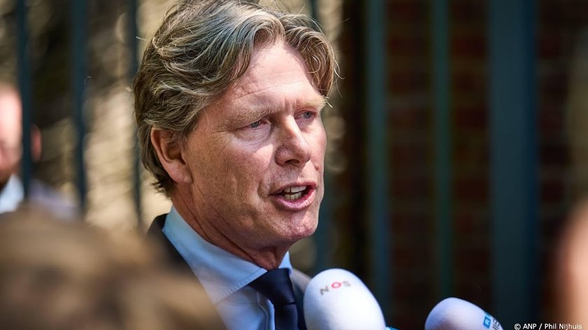 Vakbonden en werkgevers zoeken buiten kabinet om naar oplossingen