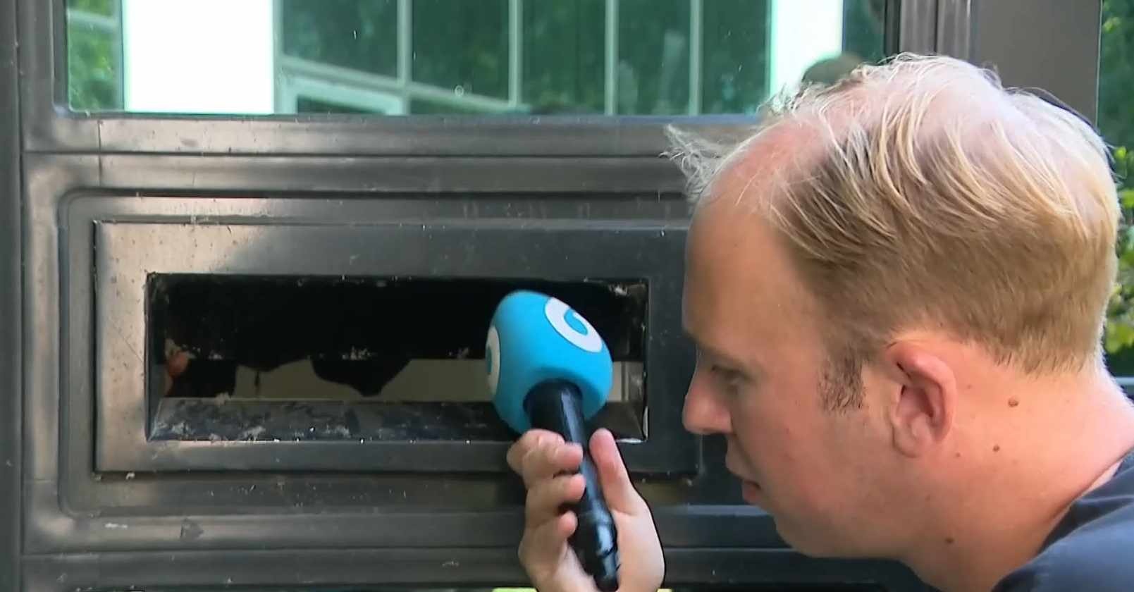 Krakers bezetten kantoorpand, een opvangplek voor asielzoekers: ‘De buurt heeft ons liever’