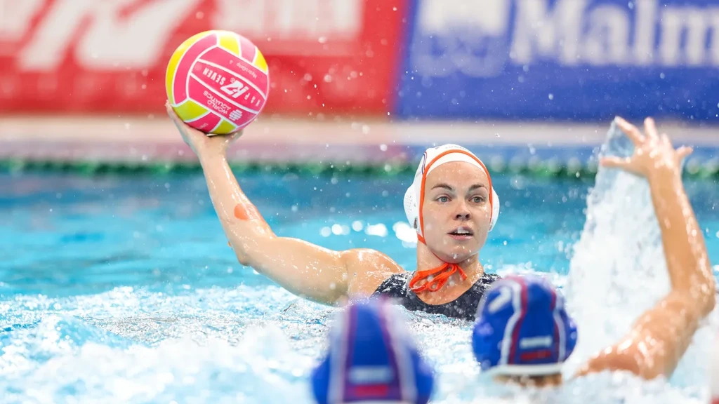 Waterpolosters eindigen als vijfde in wereldbeker na ruime zege op Italië
