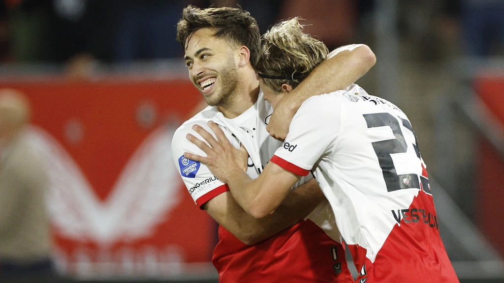 FC Utrecht door zege op Heerenveen tegenstander van Ajax in finale play-offs