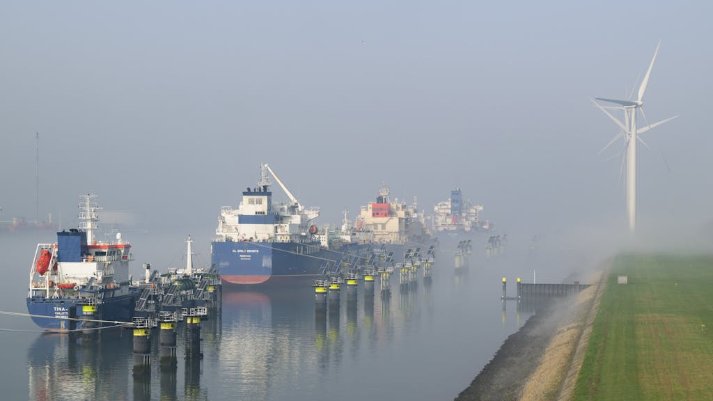 Beleggers reageren positief op dalende olieprijzen