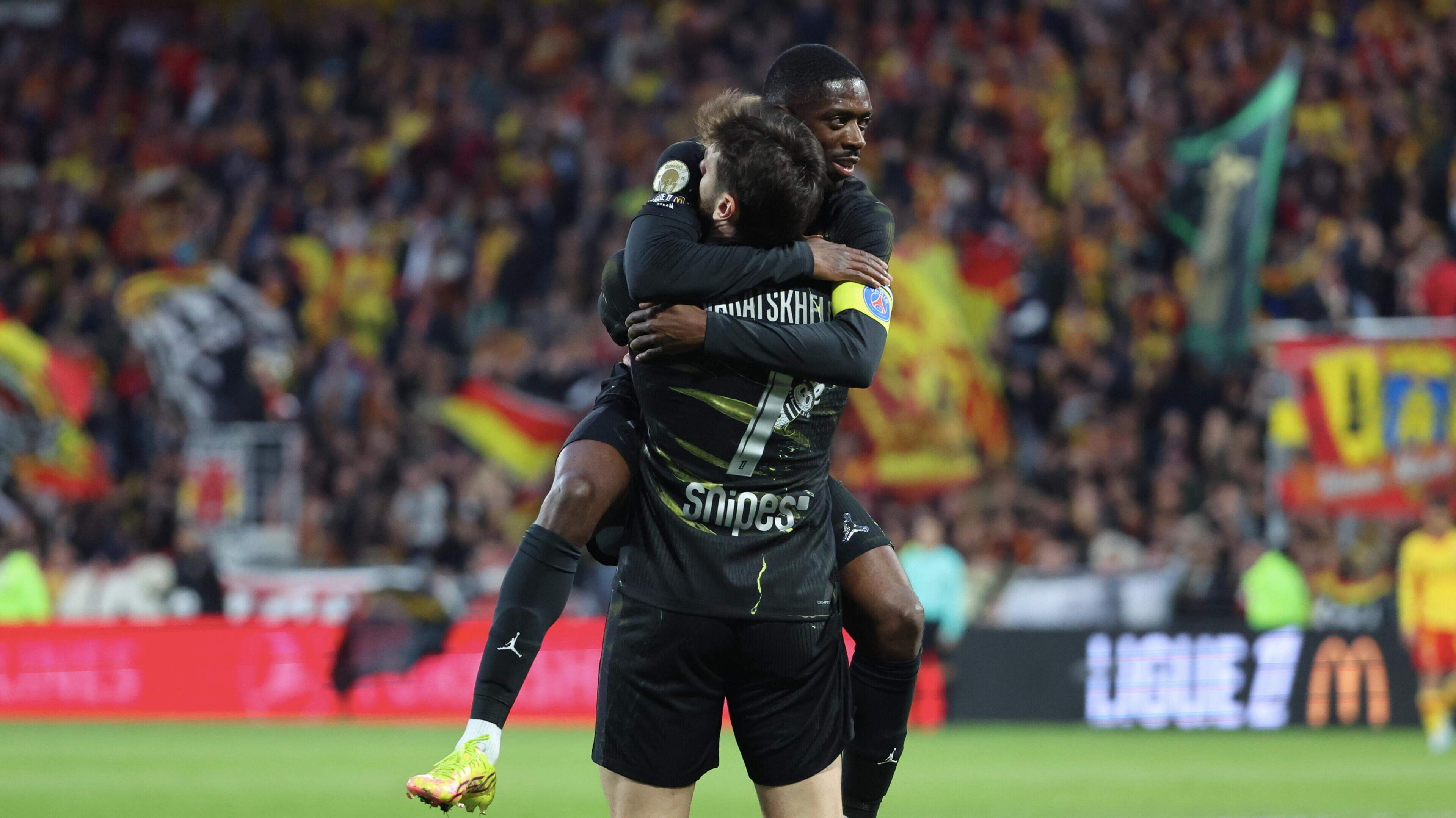 Vijf op een rij: Paris Saint-Germain weer kampioen van Frankrijk na zege op RC Lens
