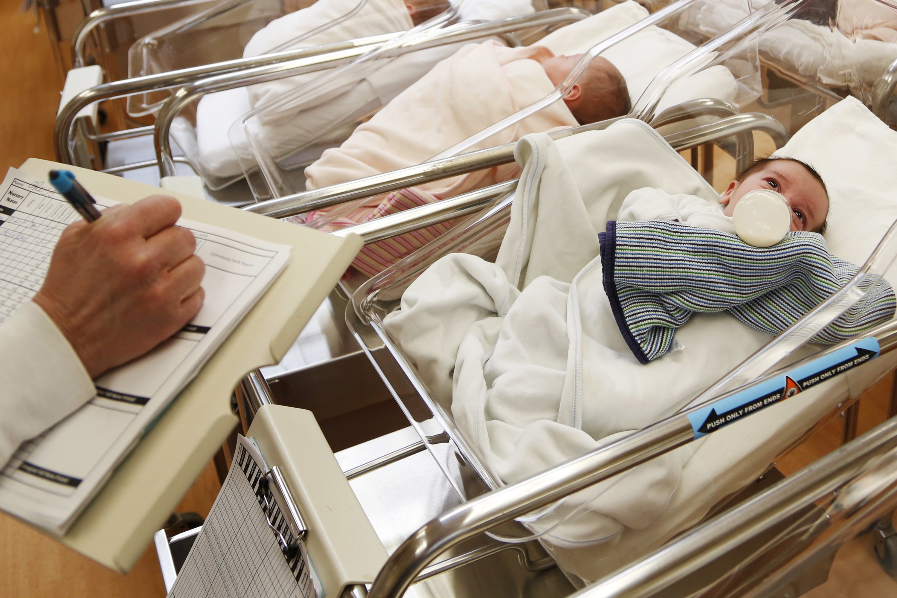 710,000 fewer babies were born last year in U.S. compared with two decades ago