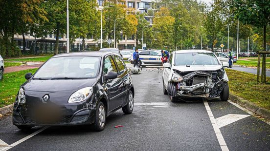 Gewonde bij ongeluk met twee auto's in Arnhem