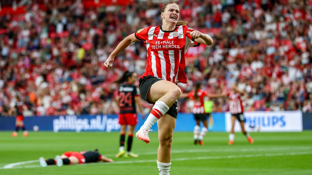 PSV begint goed aan jacht op groepsfase Champions League, blessure voor Kalma