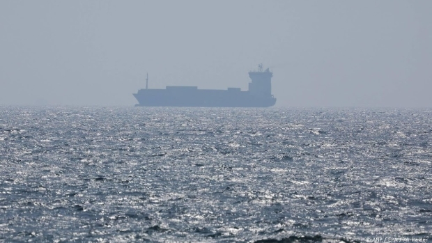 Eerste niet-Iraanse tanker sinds bestand door Straat van Hormuz