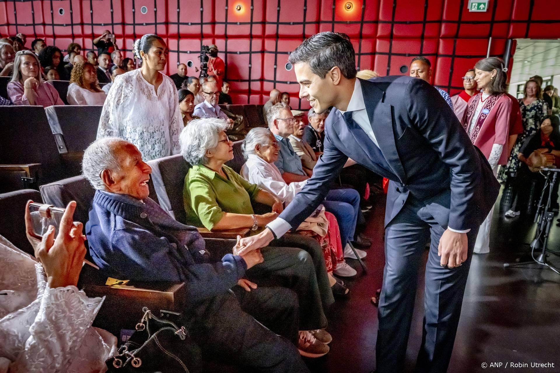 Jetten biedt excuses aan voor behandeling Molukse migranten