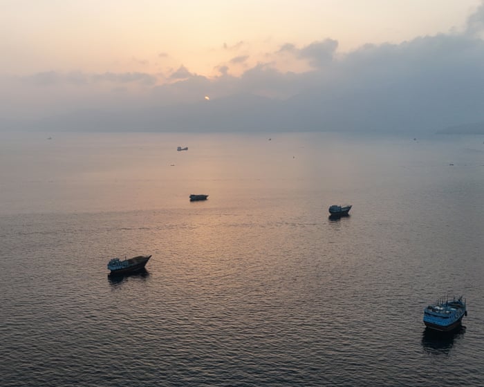 US and Iran trade strikes as both sides accuse the other of endangering ceasefire