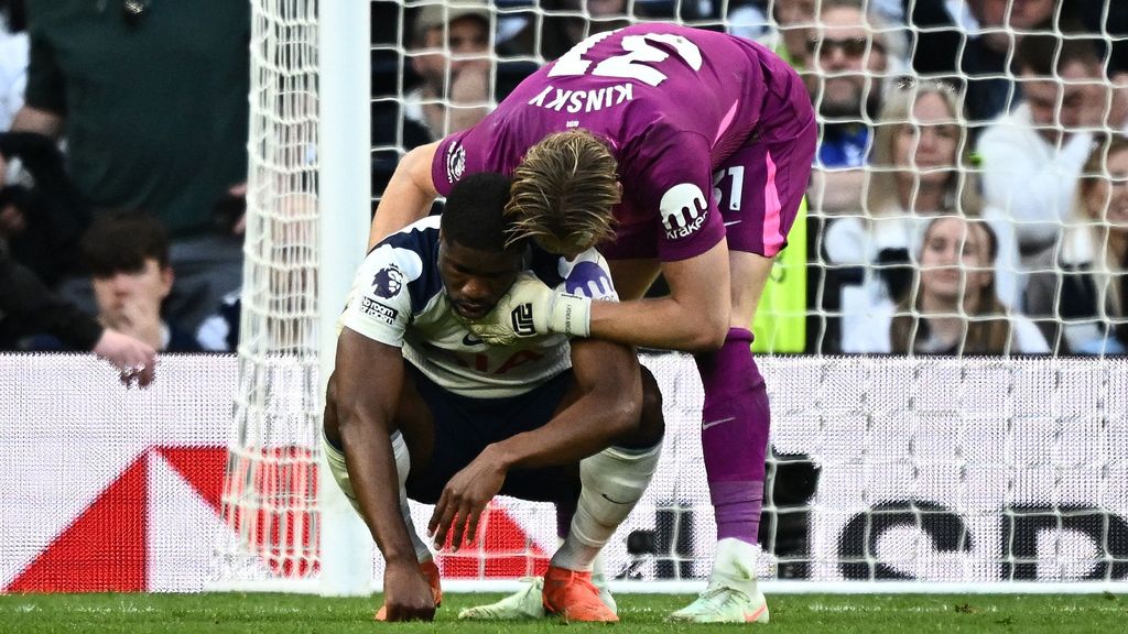 Ondanks prachtgoal Simons weer geen zege voor Spurs na late gelijkmaker Brighton