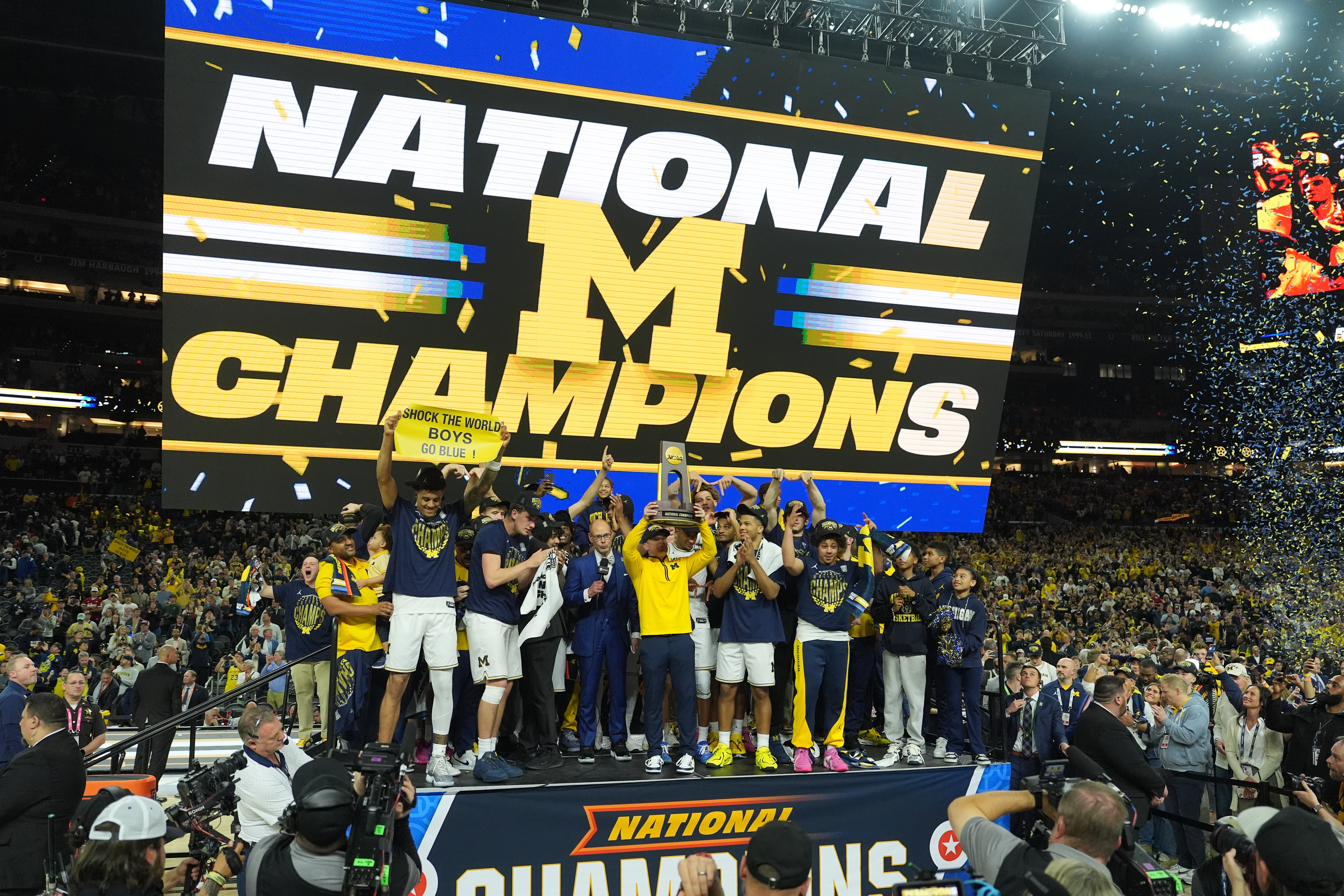 Michigan muscles its way to program's 2nd NCAA basketball title, beating UConn