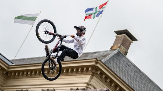 Red Bull District Ride viel als een blok voor Groningen: 'Een prachtig plaatje, zo bij de Martinitoren'